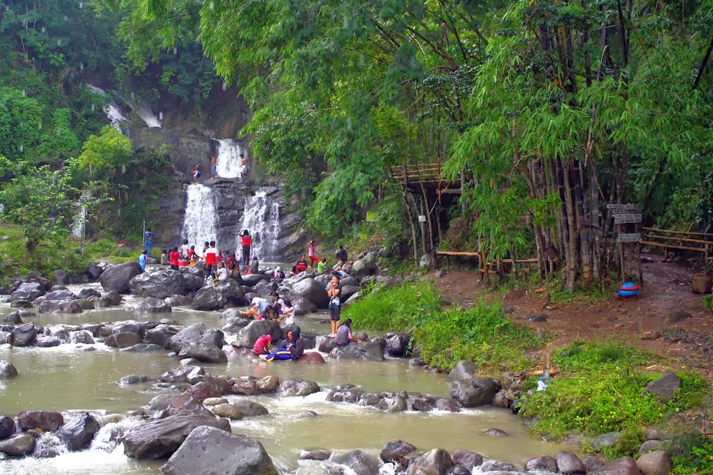 Keindahan Alam Air Terjun Tujuh Tingkat di Kabupaten Semarang