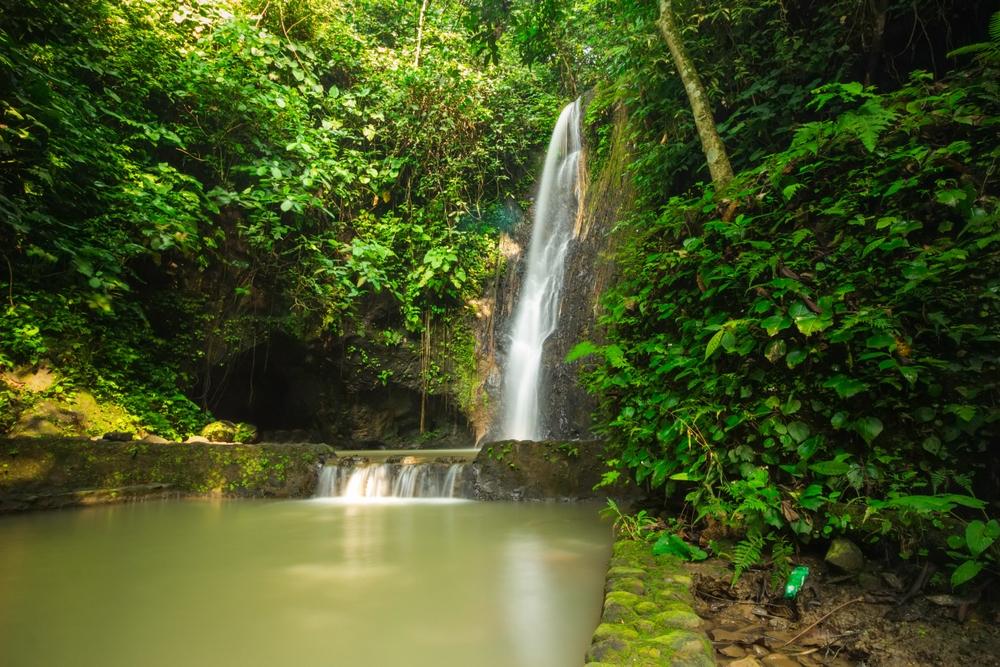 Keindahan Air Terjun Batu Putu di Sukadanaham yang Menawan