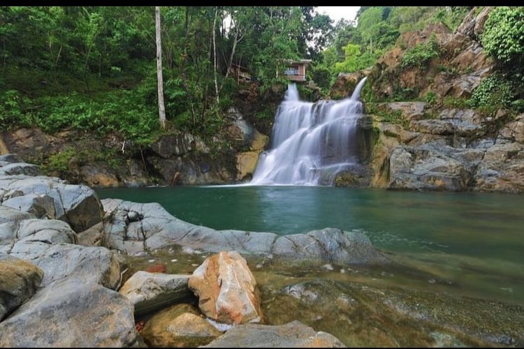 Keindahan Air Terjun Kemumu di Aceh yang Menakjubkan