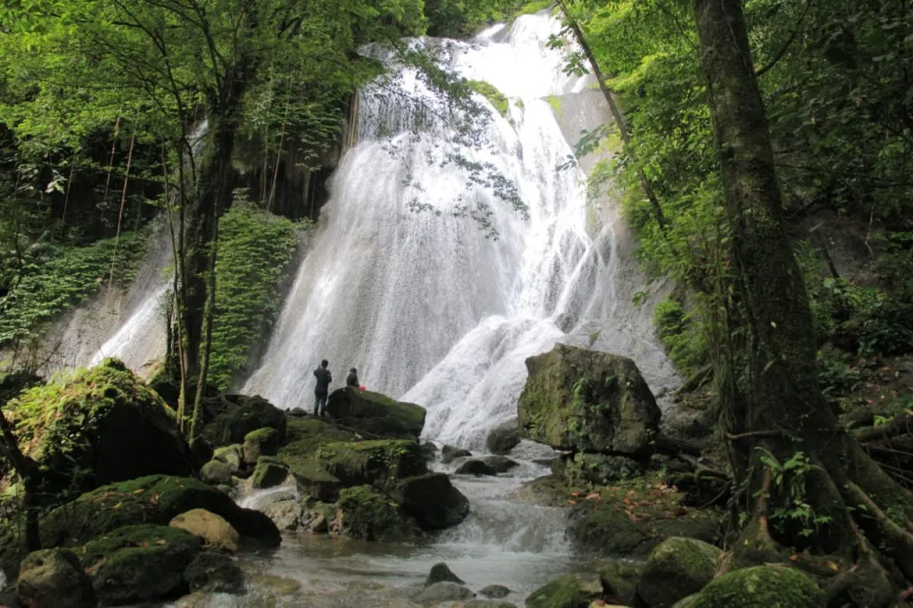 Keindahan Air Terjun Krueng Ayon di Aceh Utara