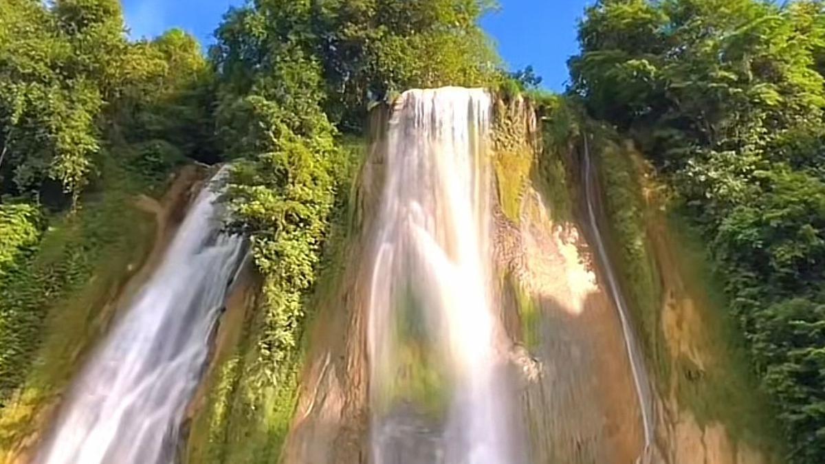 Keindahan Alam Air Terjun Cisabuk di Kabupaten Sukabumi