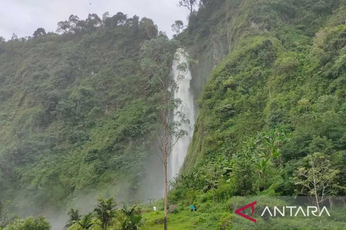 Keindahan Alam Air Terjun Citambur di Kabupaten Kuningan