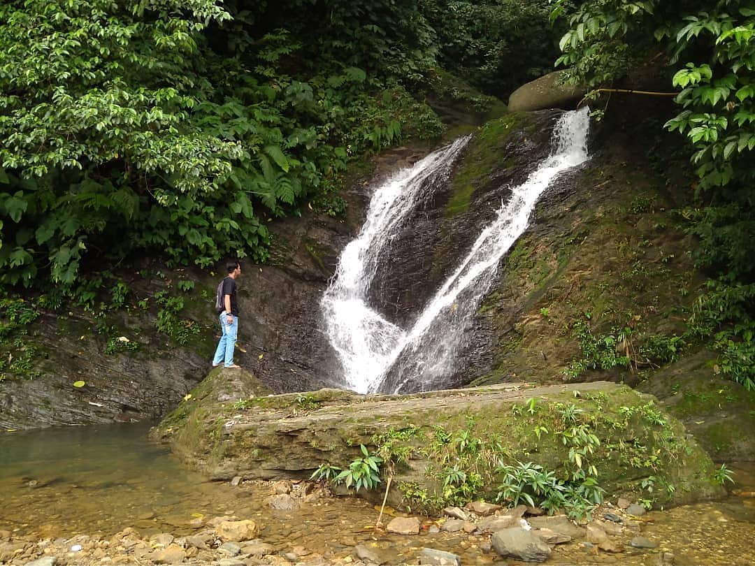 Keindahan Alam Air Terjun Geluguran di Kabupaten Kendal