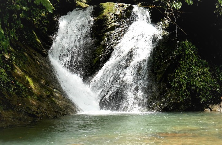 Keindahan Alam Air Terjun Geluguran di Kabupaten Kulon Progo