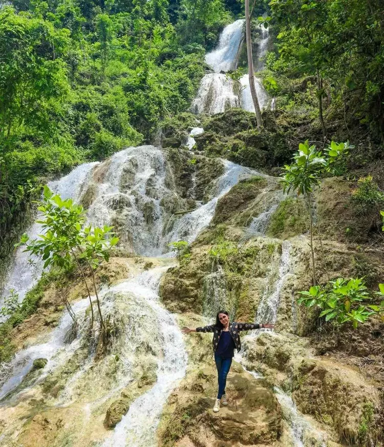 Keindahan Alam Air Terjun Goa Cerme di Kediri
