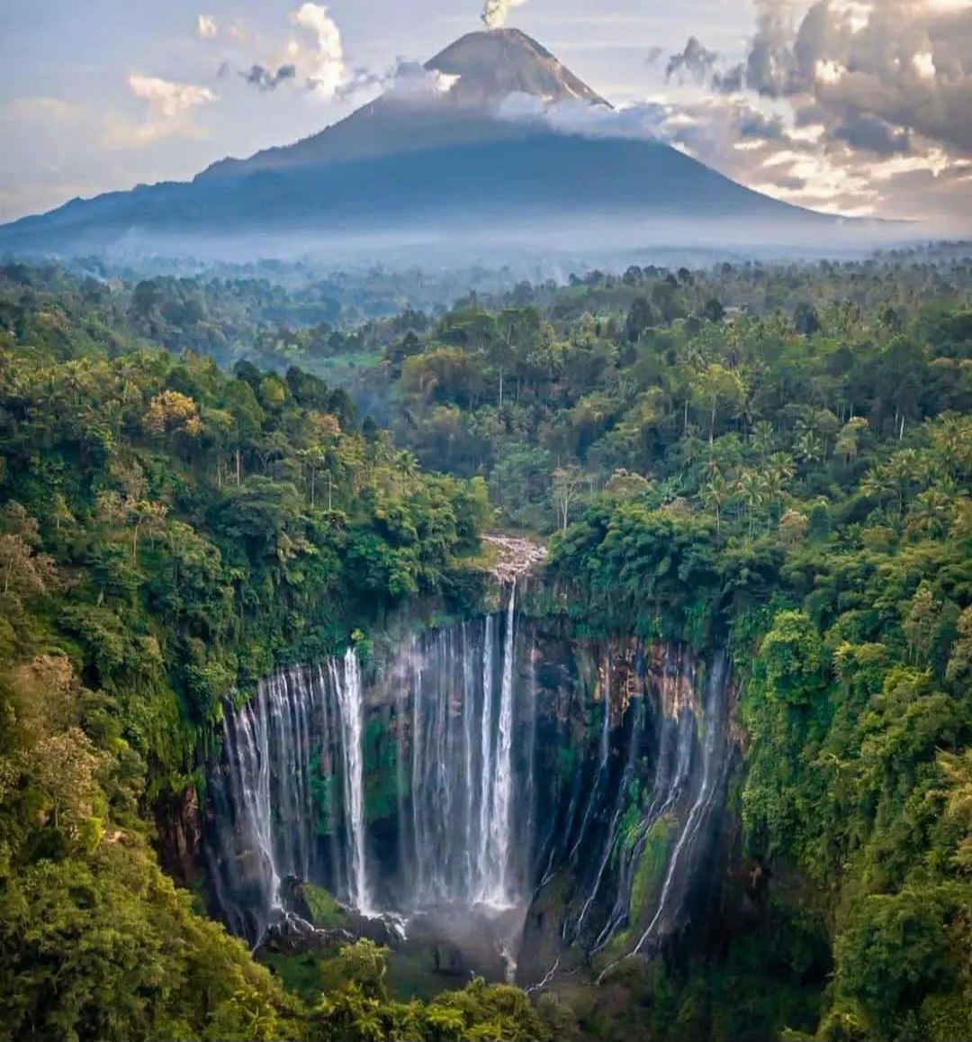 Keindahan Alam Air Terjun Hurun di Tengah Pegunungan Indonesia