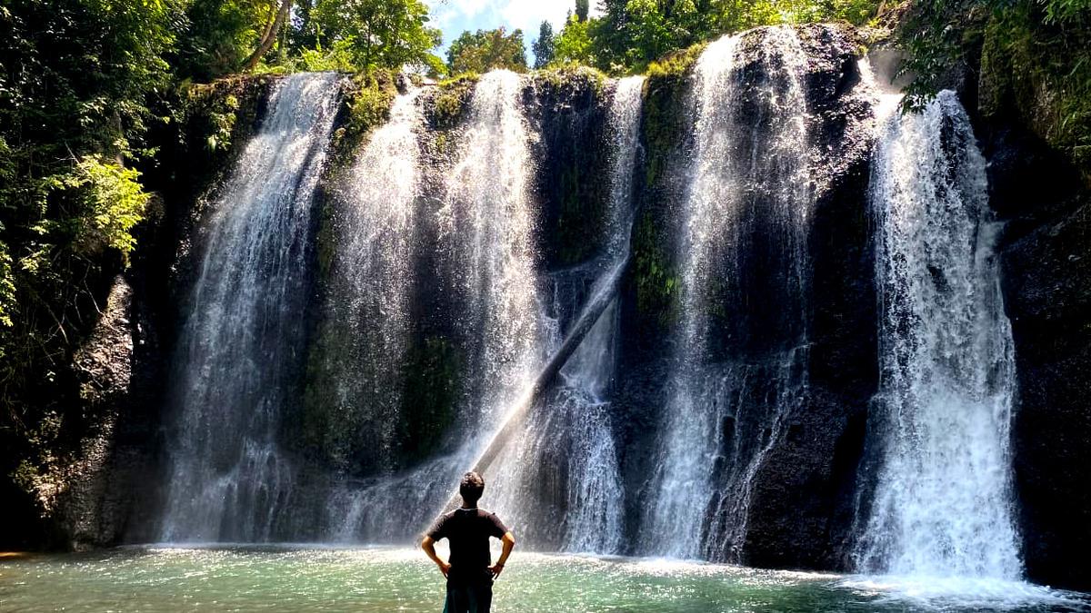 Keindahan Alam Air Terjun Kadadima di Tengah Hutan Rimba