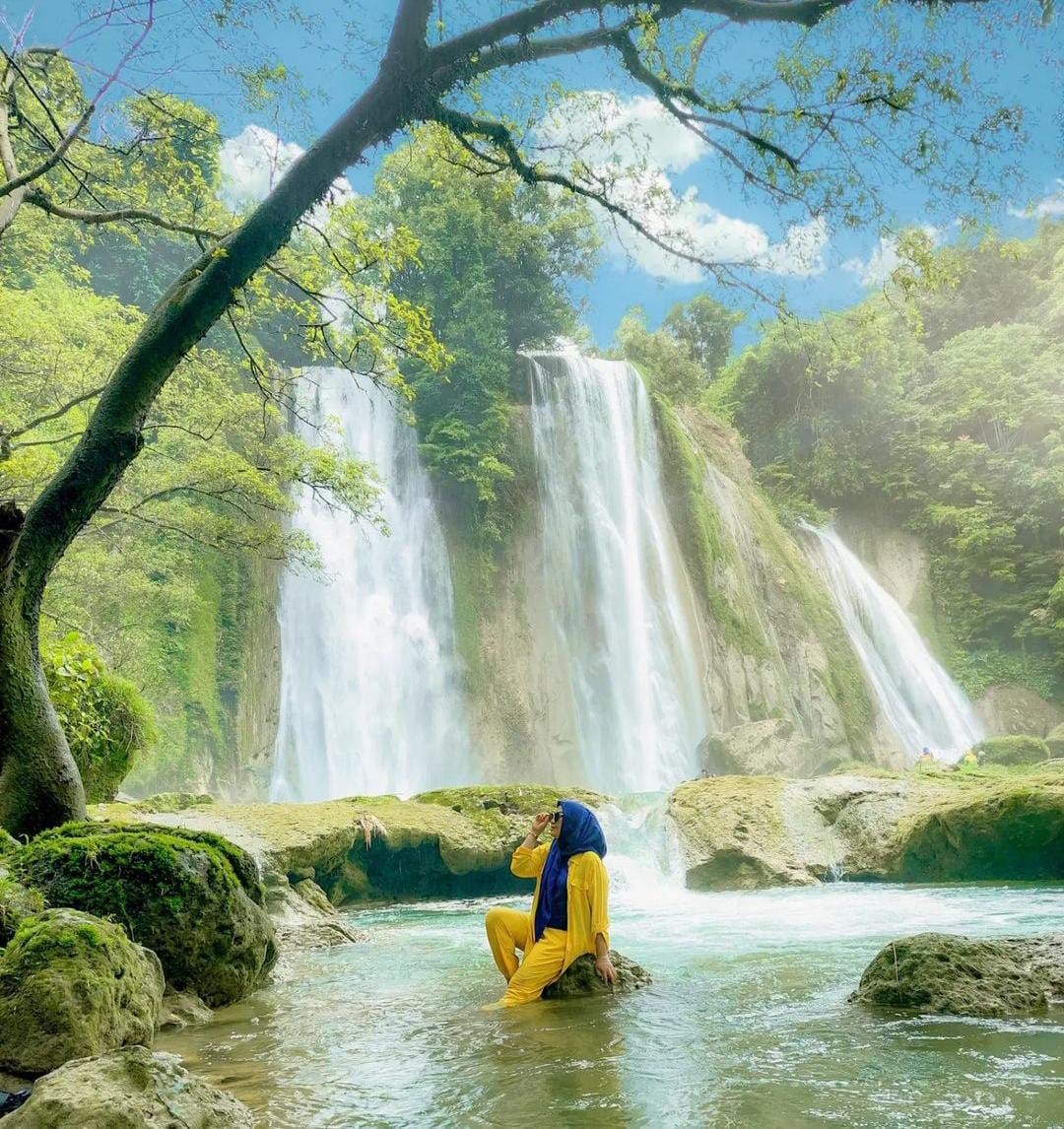 Keindahan Alam Air Terjun Kedabuhan di Kabupaten Sukabumi