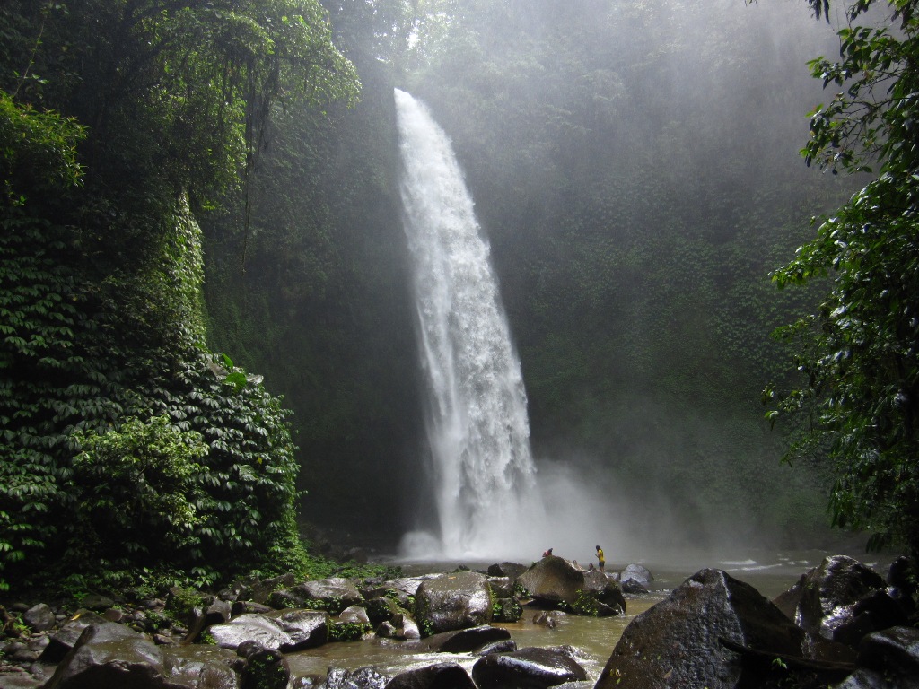 Keindahan Alam Air Terjun Nguralawo di Kabupaten Malang