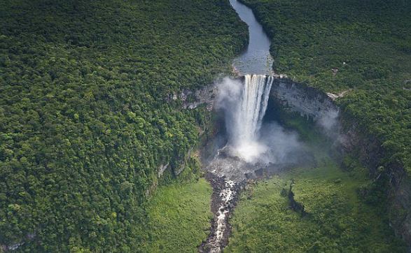 Keindahan Alam Air Terjun Nokan Nayan di Desa Nokan