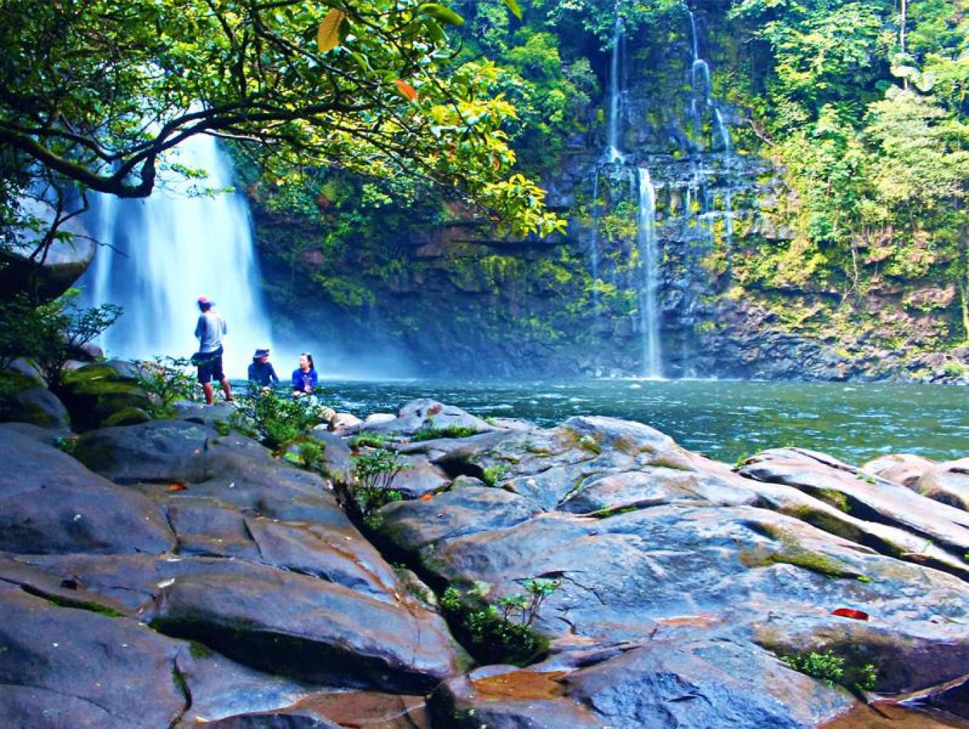 Keindahan Alam Air Terjun Riam Marum di Nusa Penida