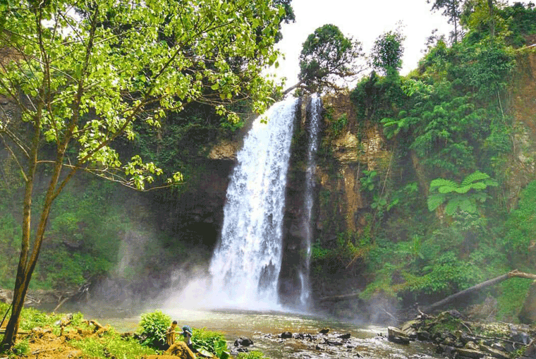 Keindahan Alam Air Terjun Sigerincing di Aceh