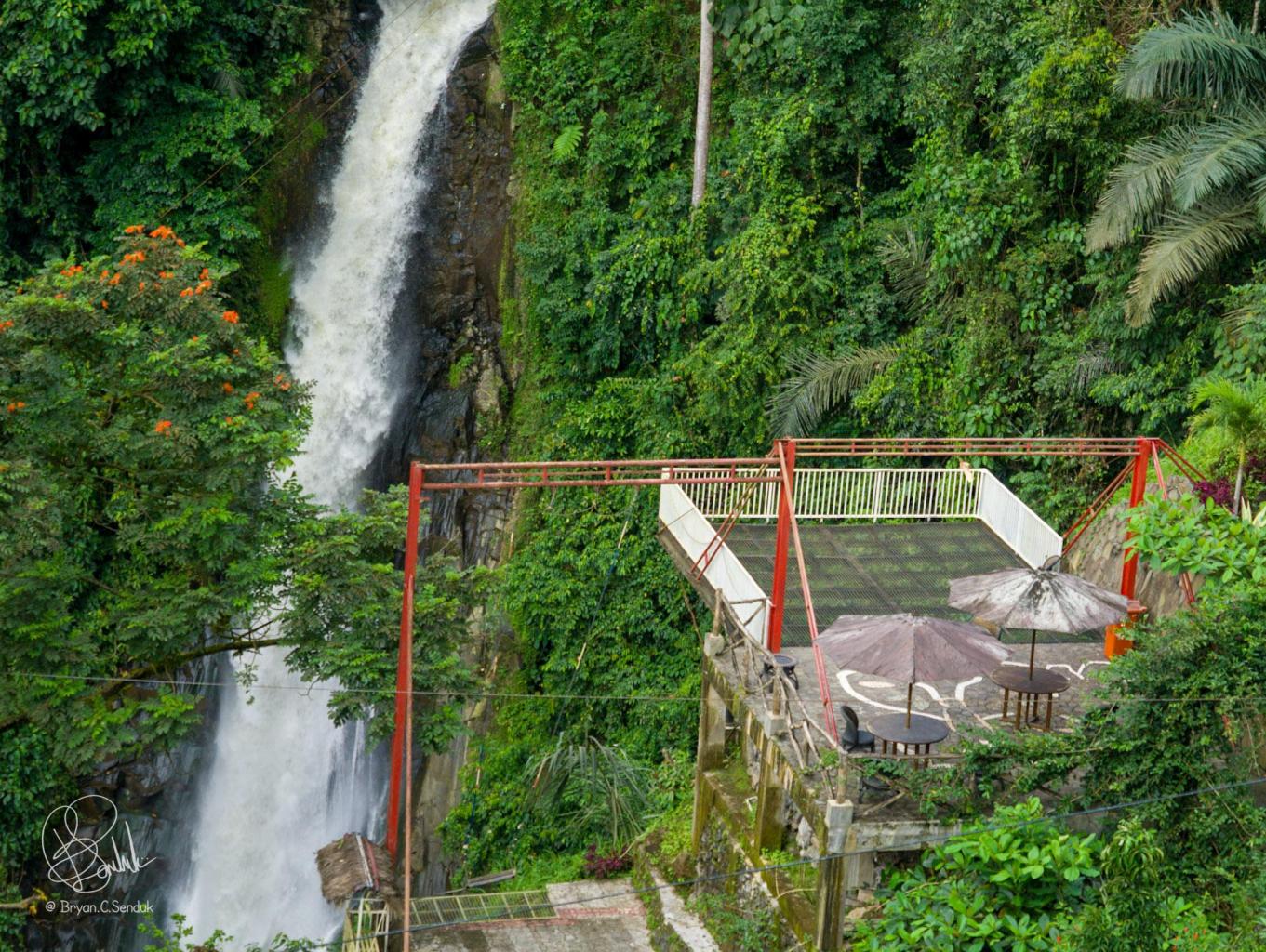 Keindahan Alam Air Terjun Tincep di Desa Tincep